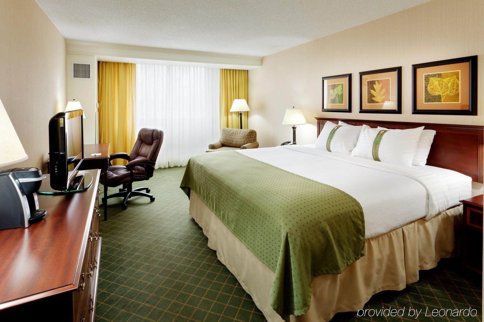 Holiday Inn Buffalo-Amherst Room photo