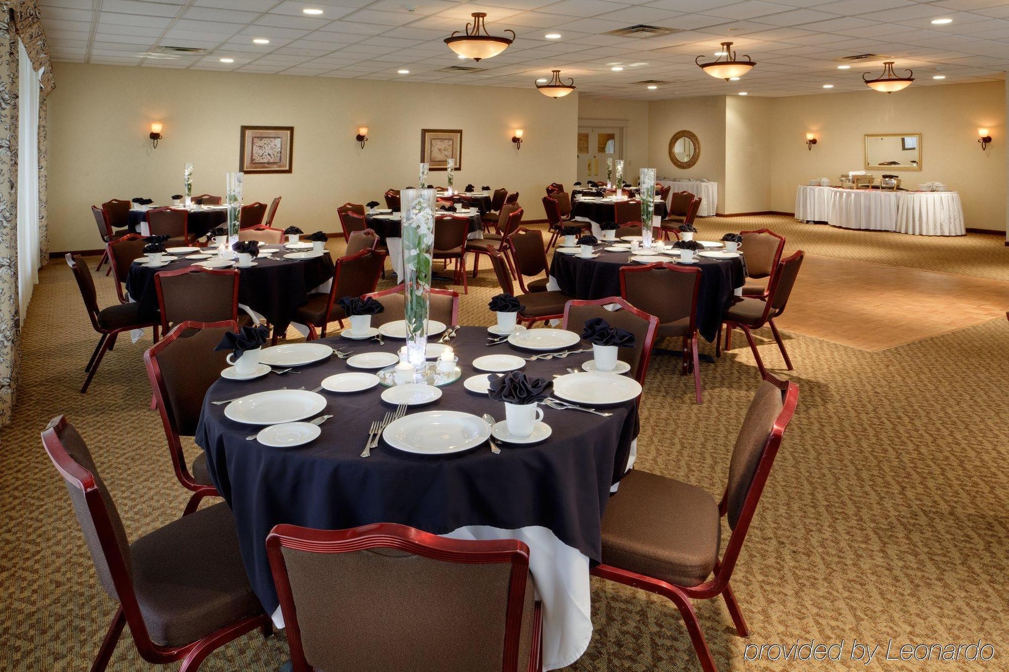 Holiday Inn Buffalo-Amherst Restaurant photo