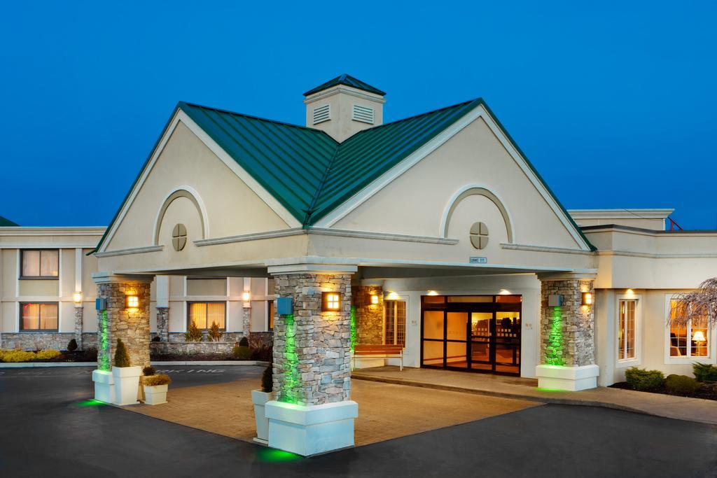 Holiday Inn Buffalo-Amherst Exterior photo